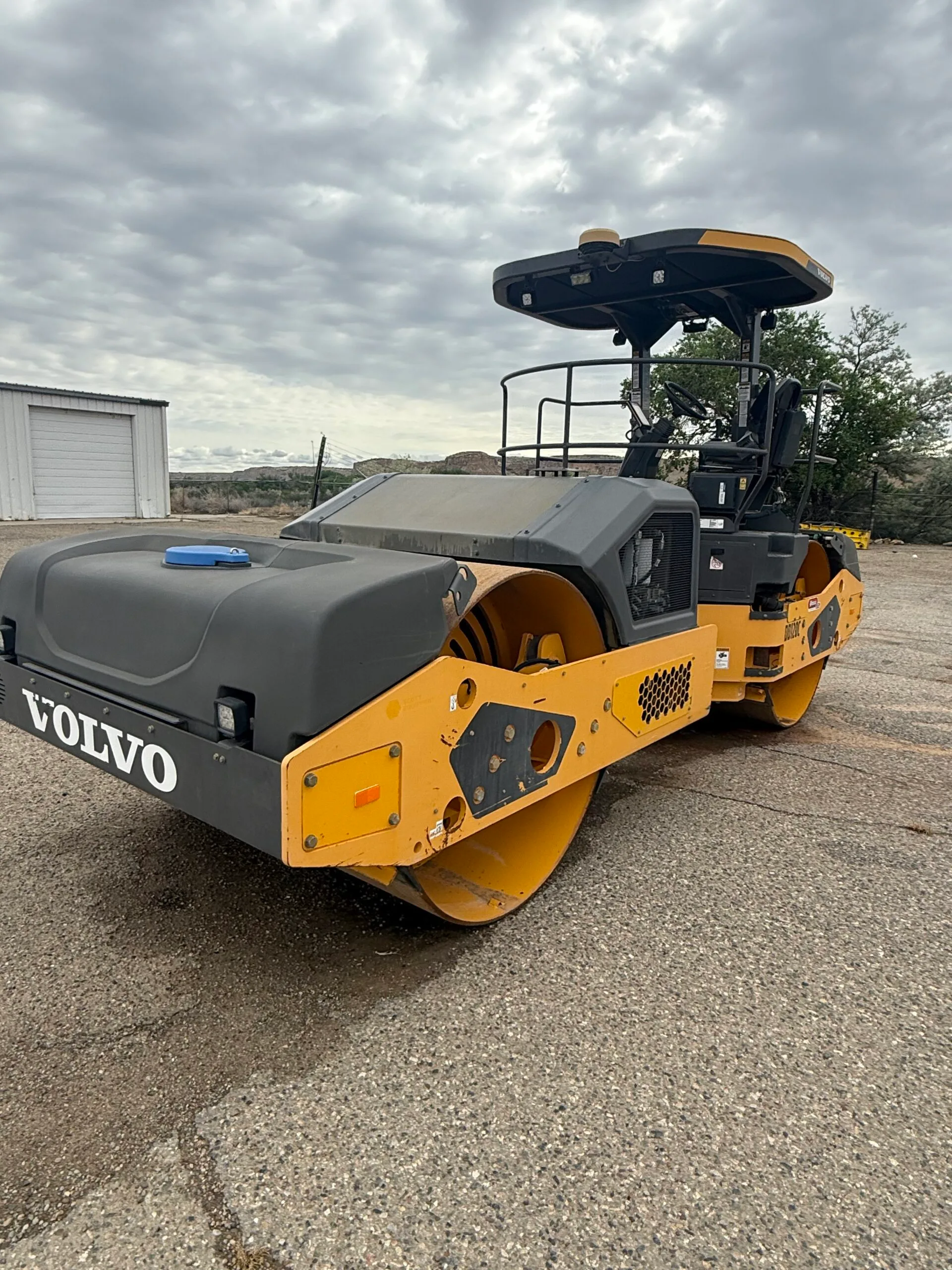 Volvo DD120 Roller - Image 2