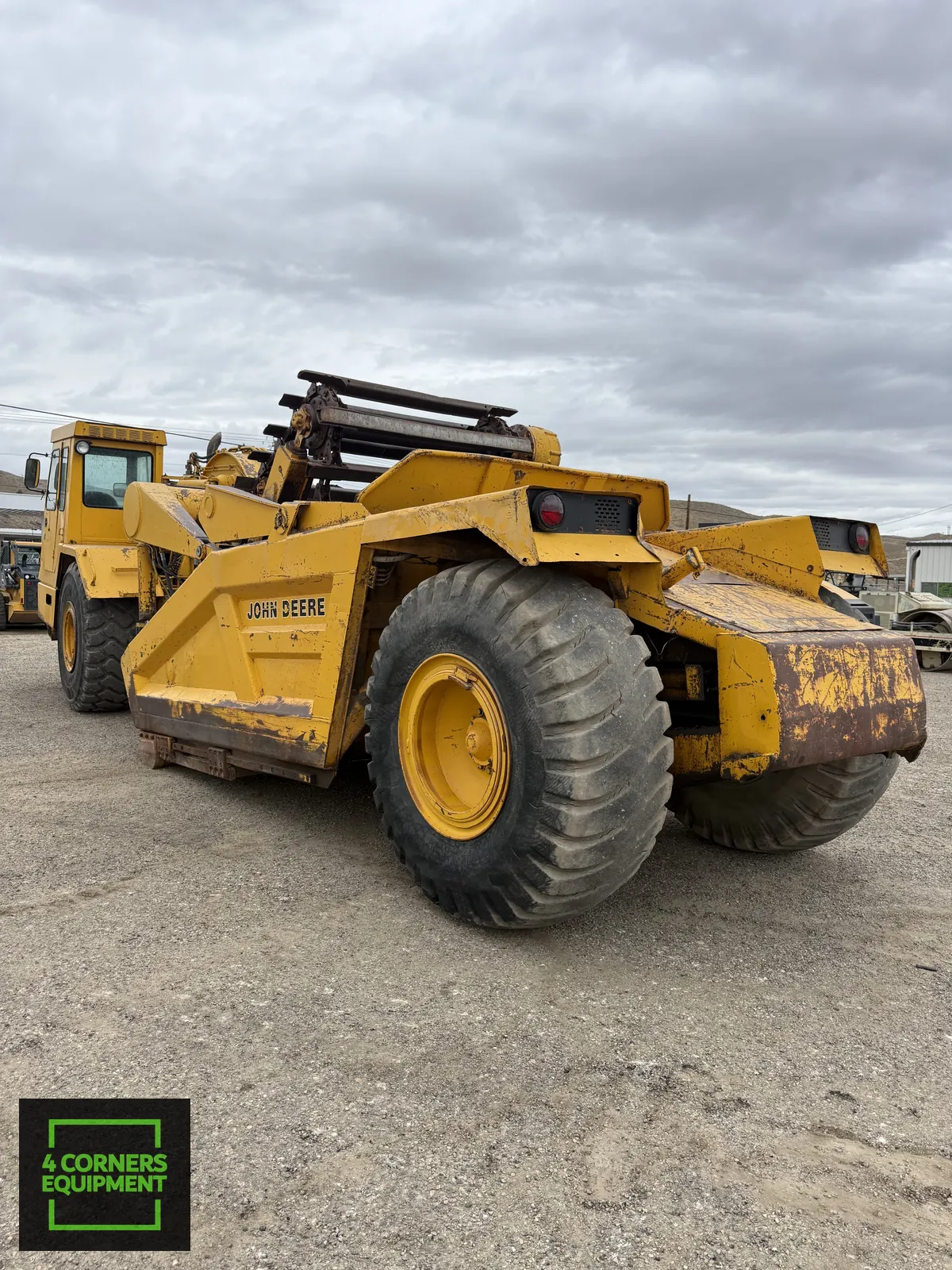 1987 Deere 862 Scraper - Image 2