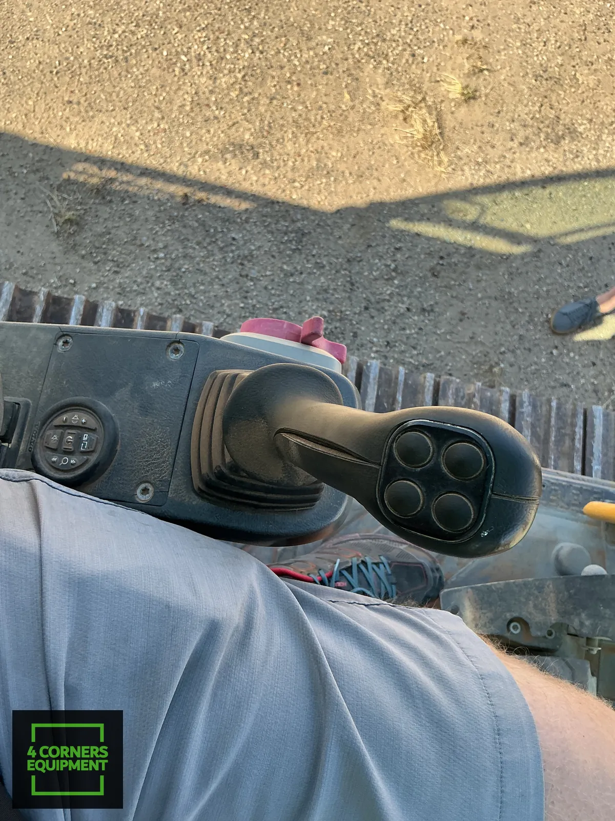 2010 Volvo EC210CL - Image 4