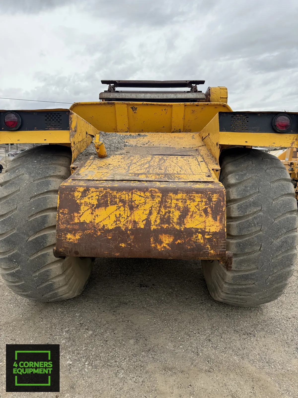 1987 Deere 862 Scraper - Image 5