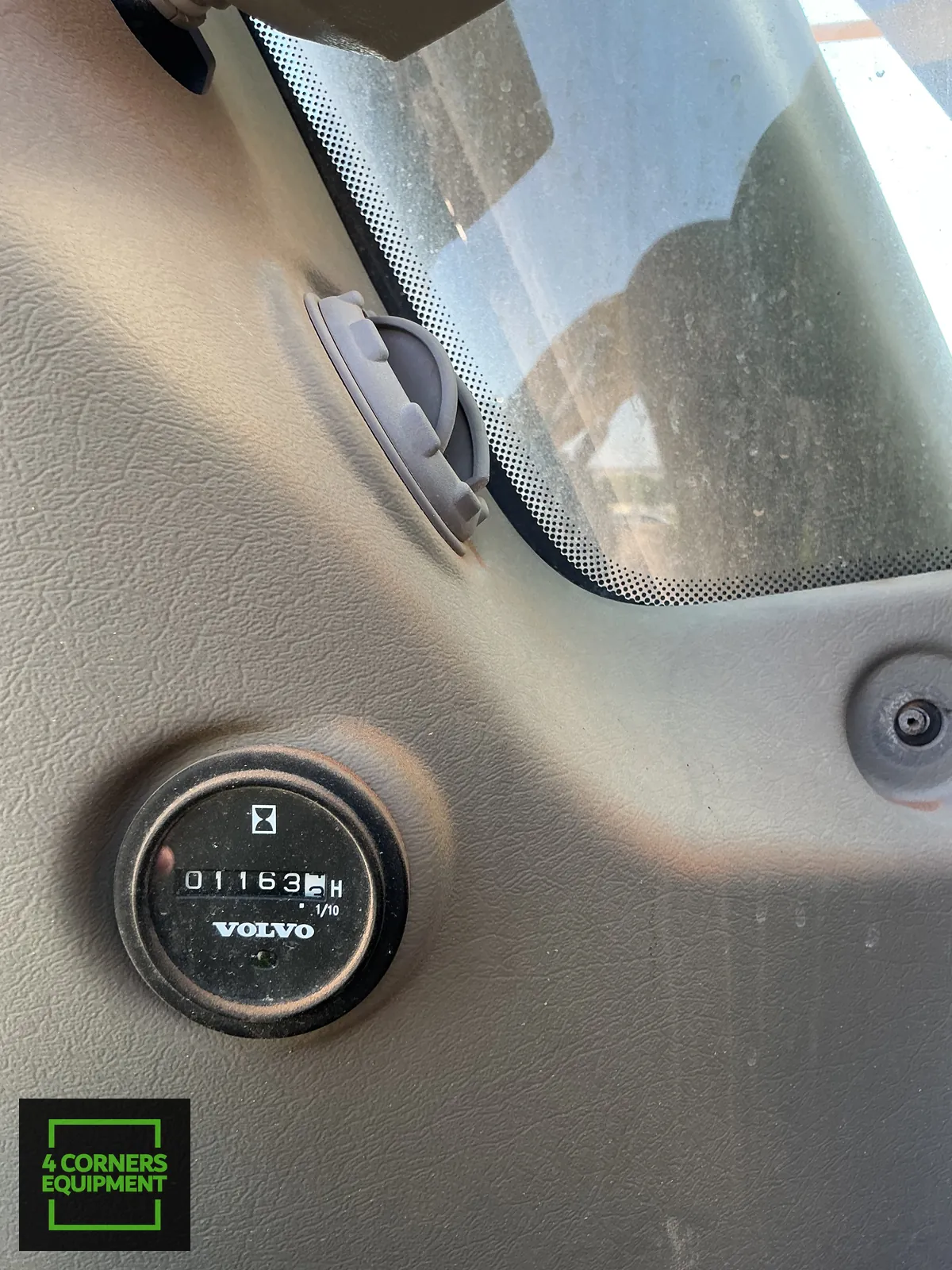 2010 Volvo EC210CL - Image 7