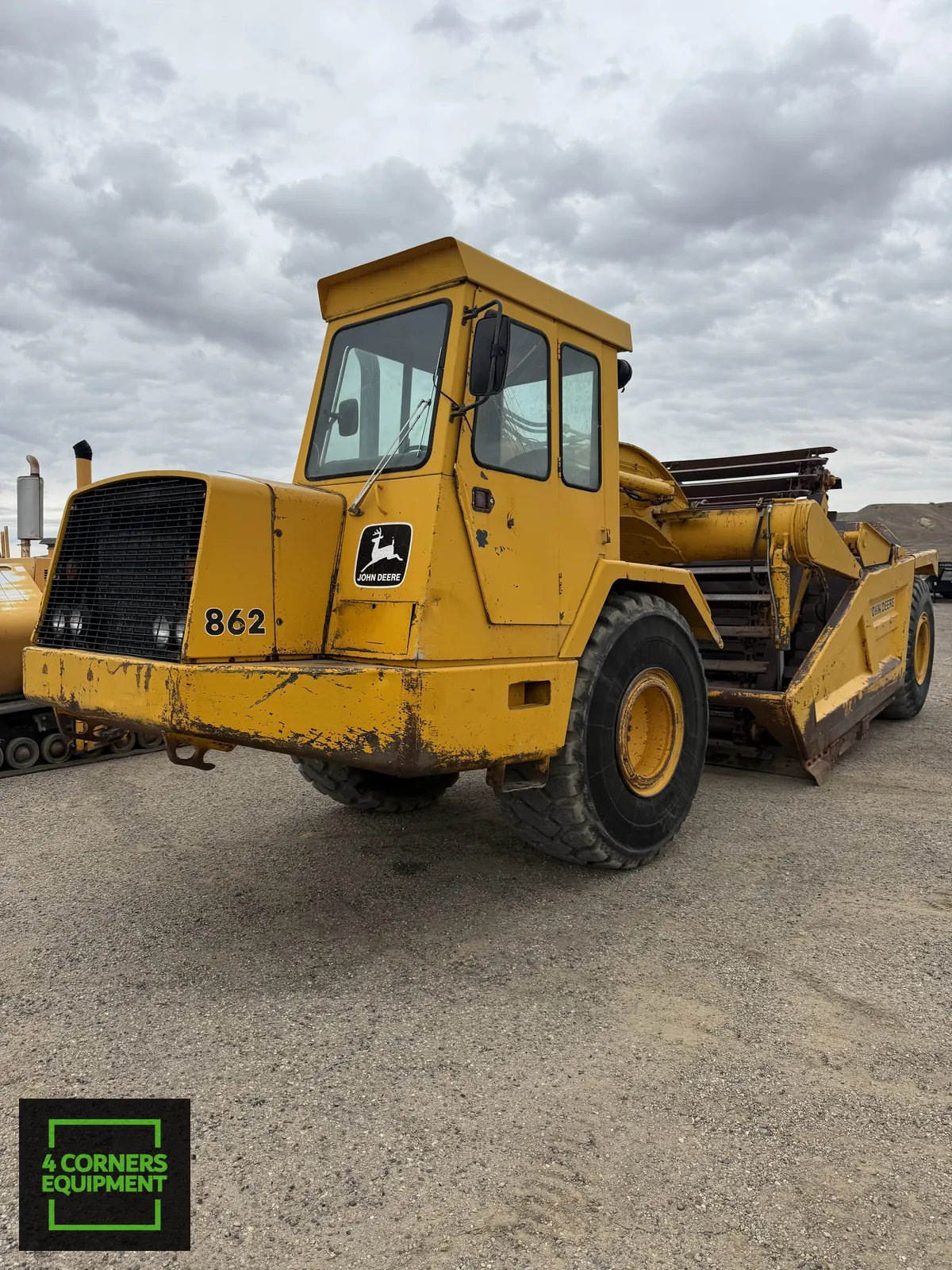 1987 Deere 862 Scraper - Image 11