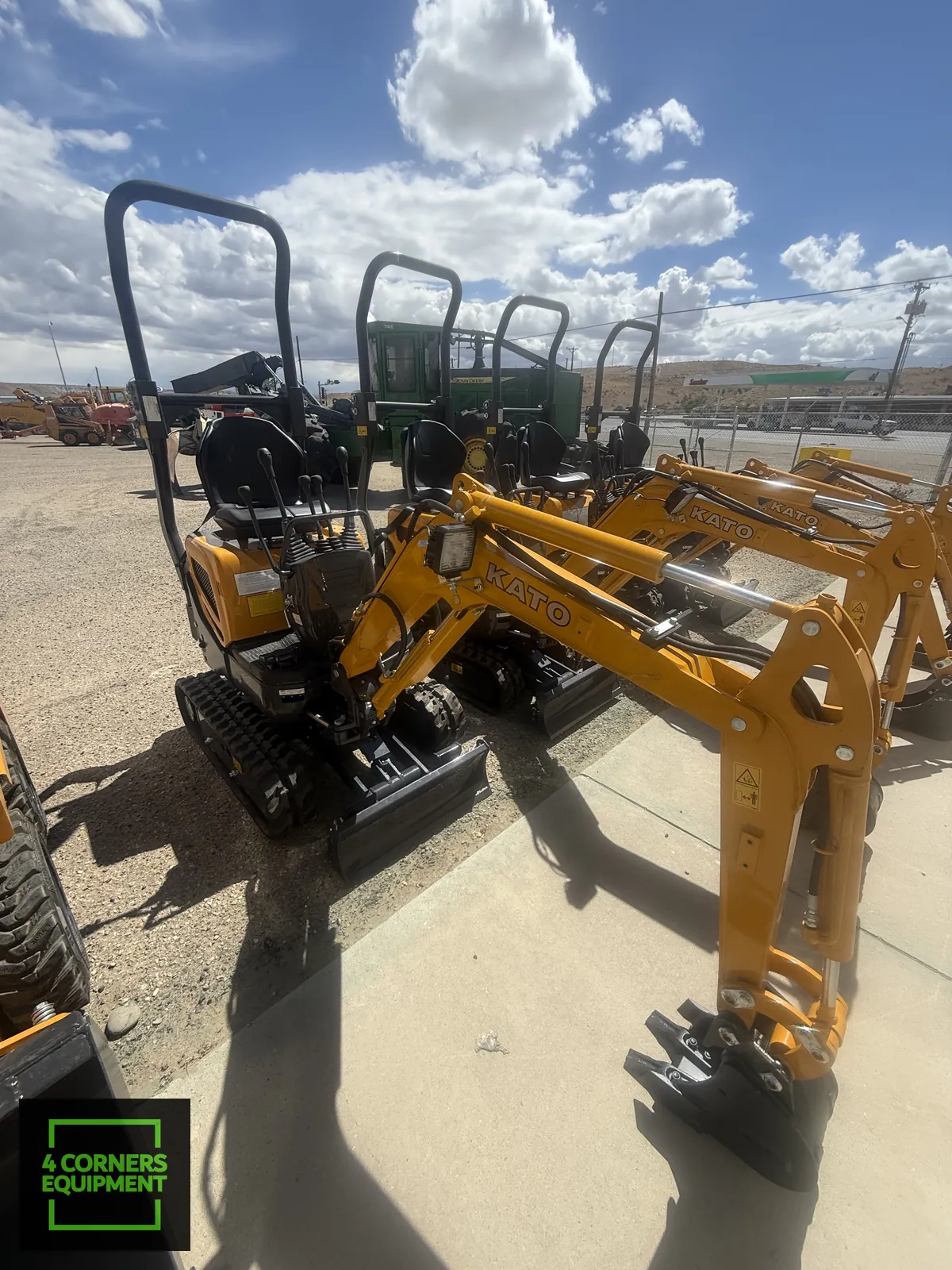 Kato V5 HD09 Mini Excavator - Image 4