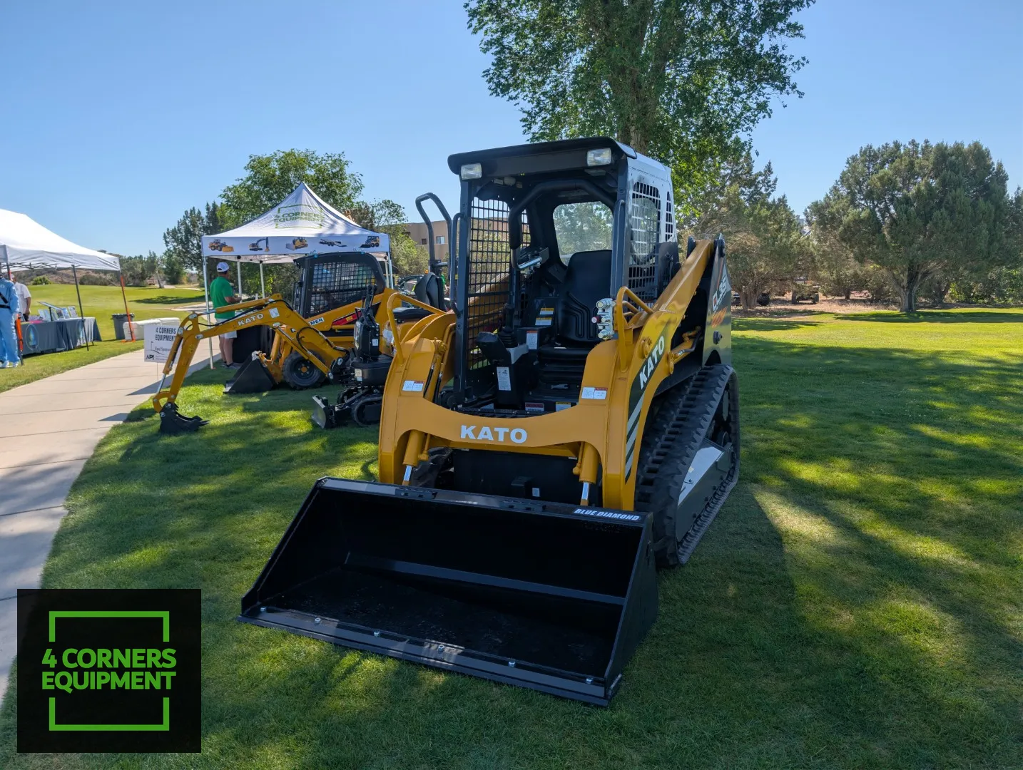 Kato CL35-4F Compact Track Loader - photo 4